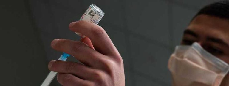 US Air Force vaccinator via Wikicommons